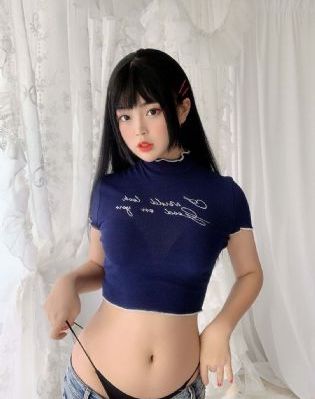 大胸的女大学生